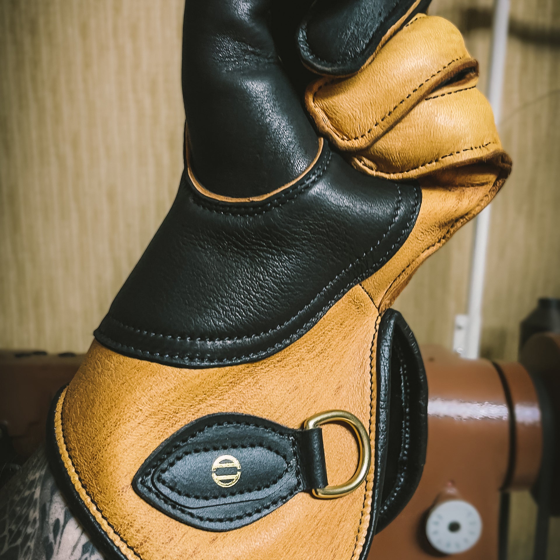 Line Falconry Glove®️