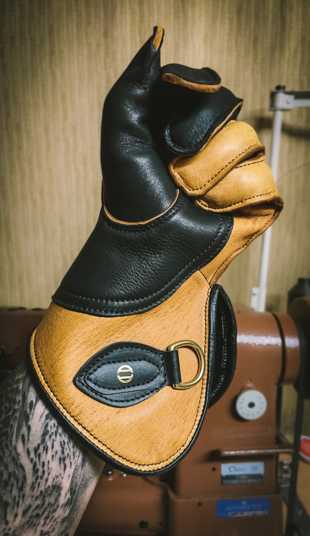 Line Falconry Glove®️