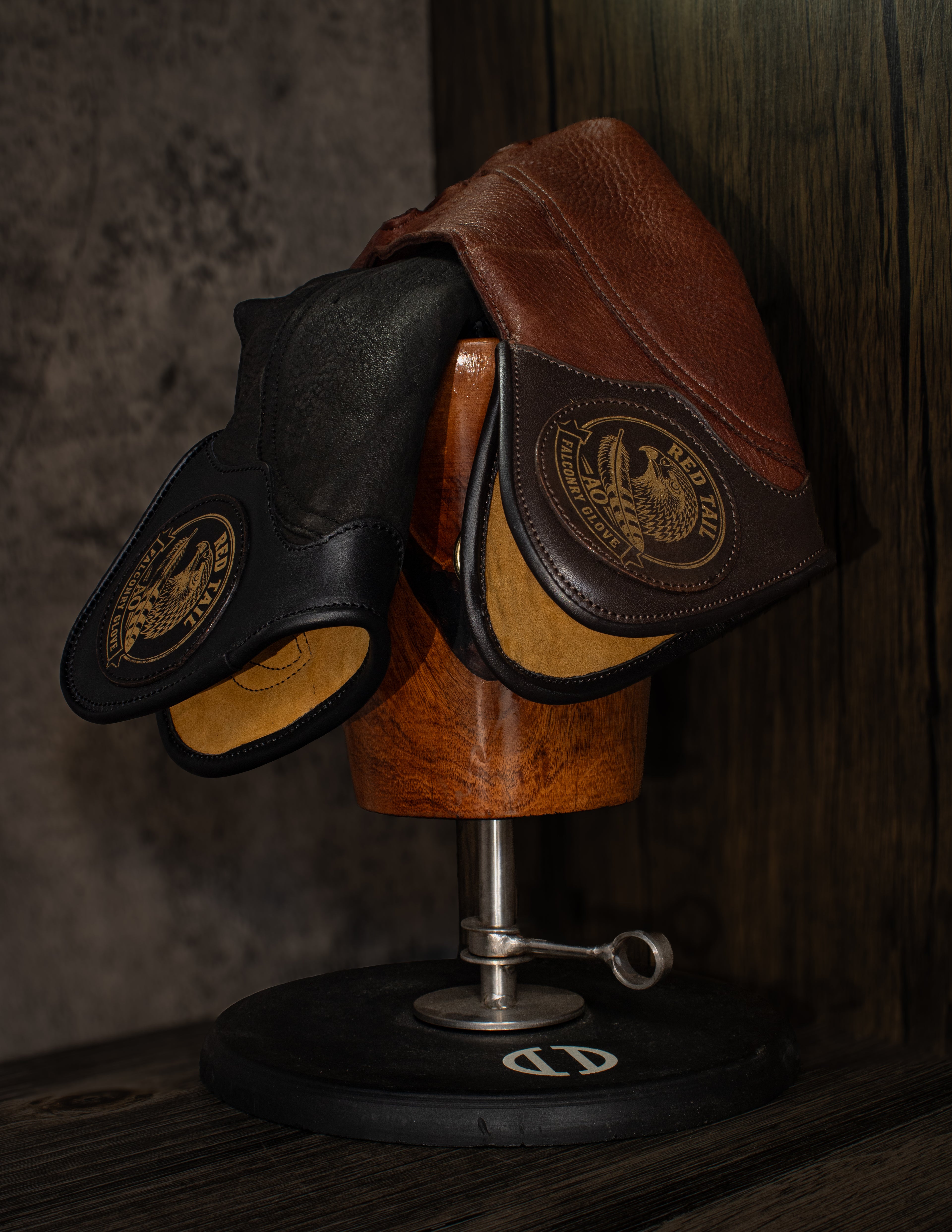 RT GLOVE® – Heavy-Duty Falconry Glove