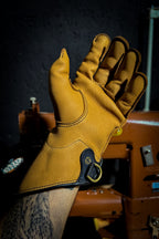 AO 27 cm leather falconry gauntlet for hawk handling